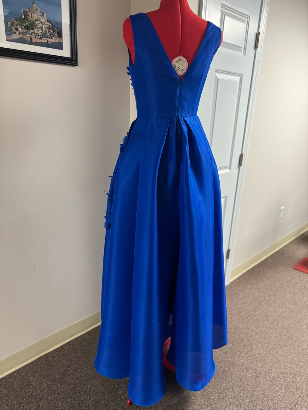 Carolina Herrera SILK Royal Blue V-Neck 3D Floral Evening Gown - Picture 6 of 8